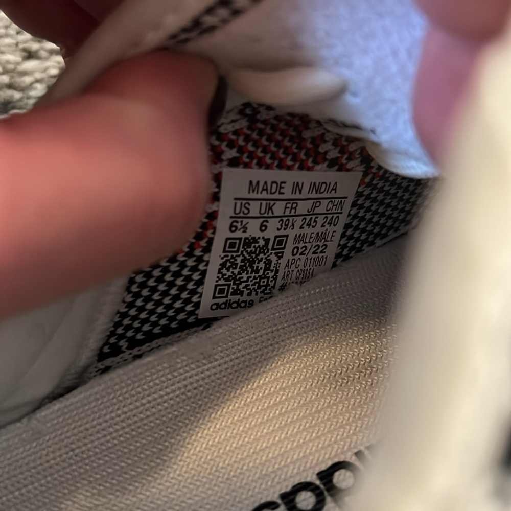 Yeezy Boost 350 V2 Zebra, Men’s 6.5, Women’s 8 - Picture 7 of 8